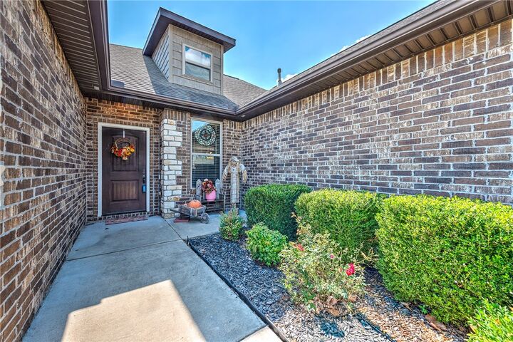 Property Photo:  4402 Canopy Meadows Drive  AR 72758 