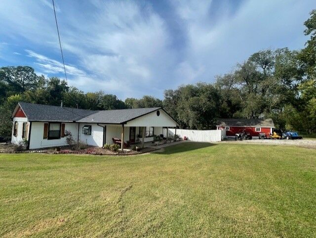 Property Photo: 1308 W Stultz Road AR 72764