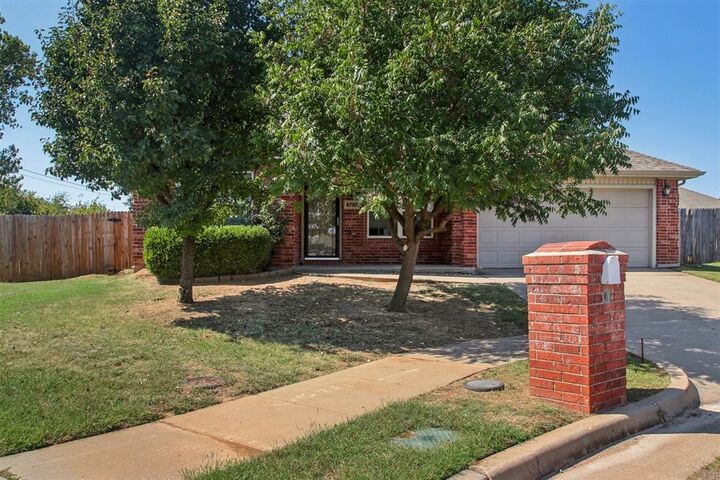 Property Photo: 4700 SE 81st Street OK 73135