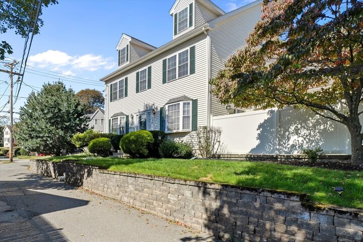 Property Photo: 5 Bateman Ct 5 MA 01880
