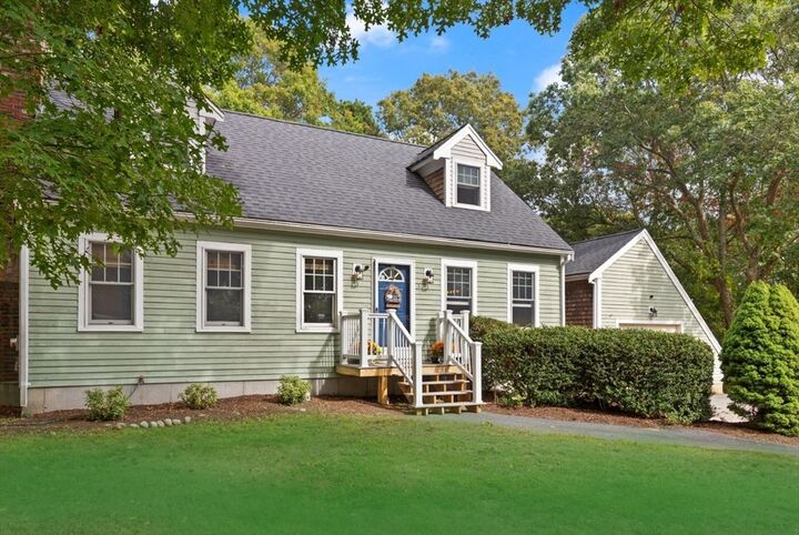 Property Photo:  10 Homestead Rd  MA 02562 