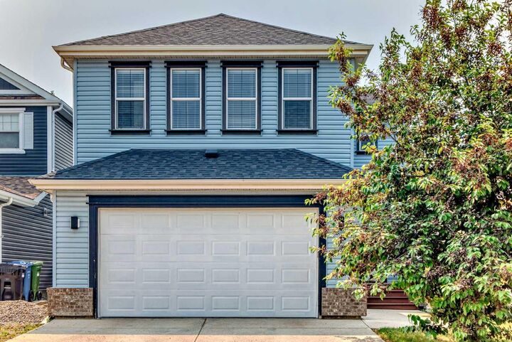 210 Copperleaf Bay SE  Calgary AB T2Z 0J1 photo