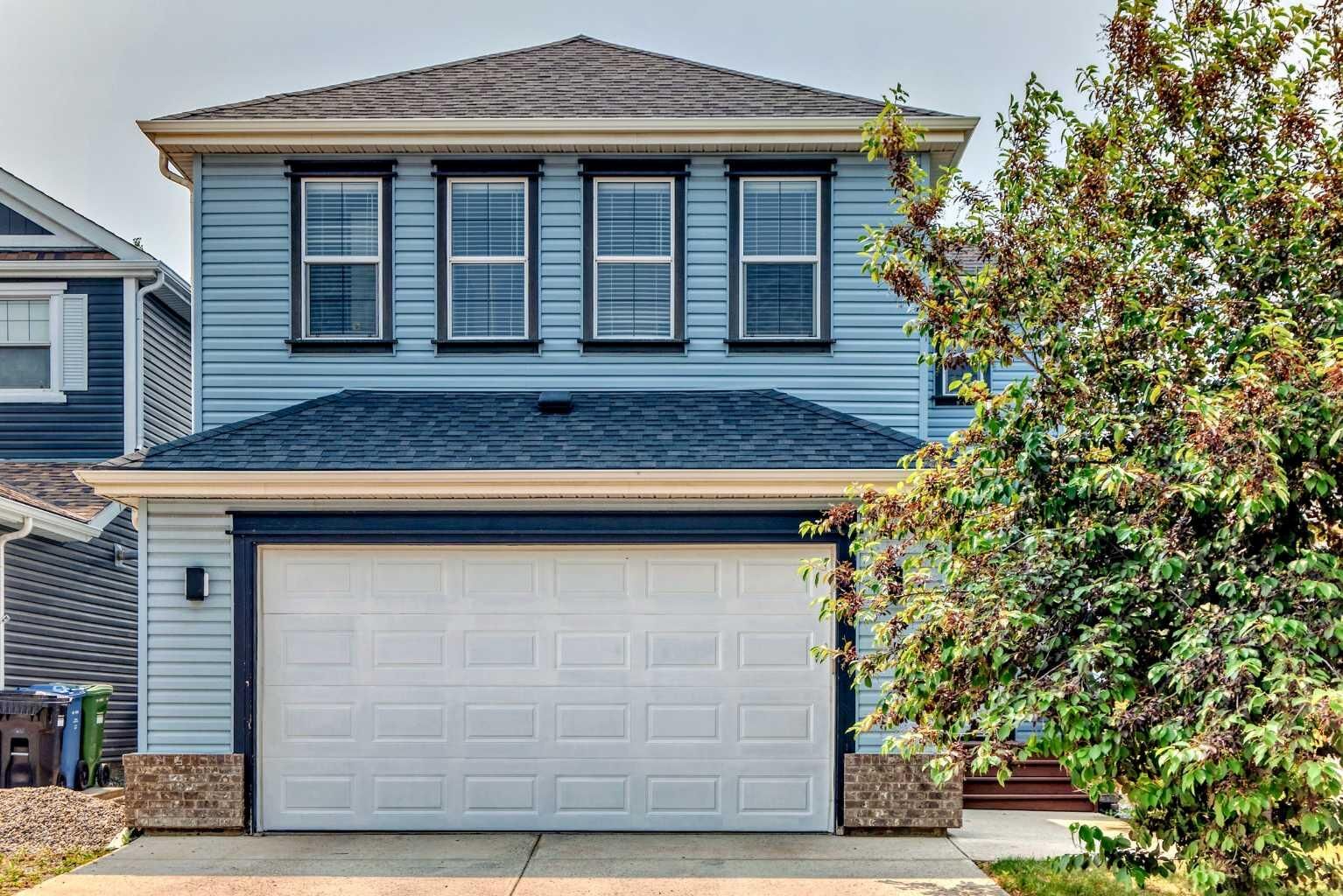 Property Photo:  210 Copperleaf Bay SE  AB T2Z 0J1 