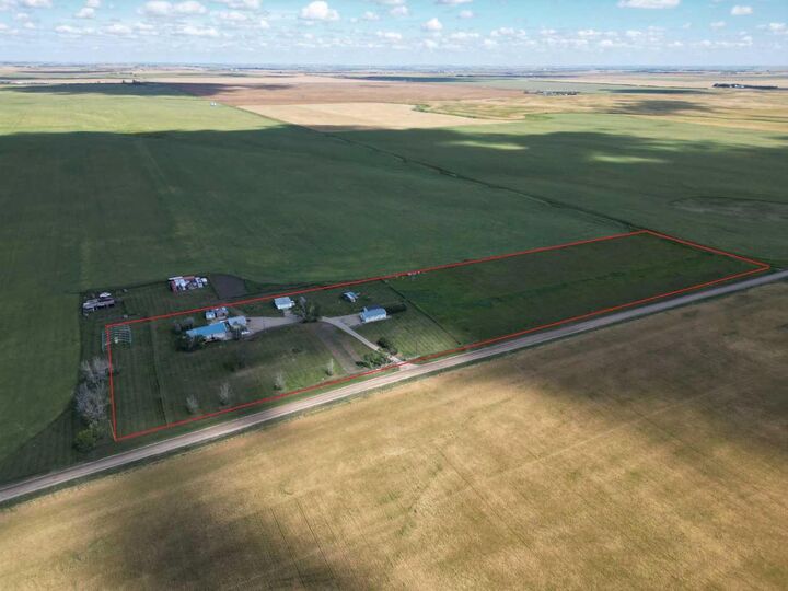 Property Photo:  270046 Township Road 284  AB T0M 0G0 