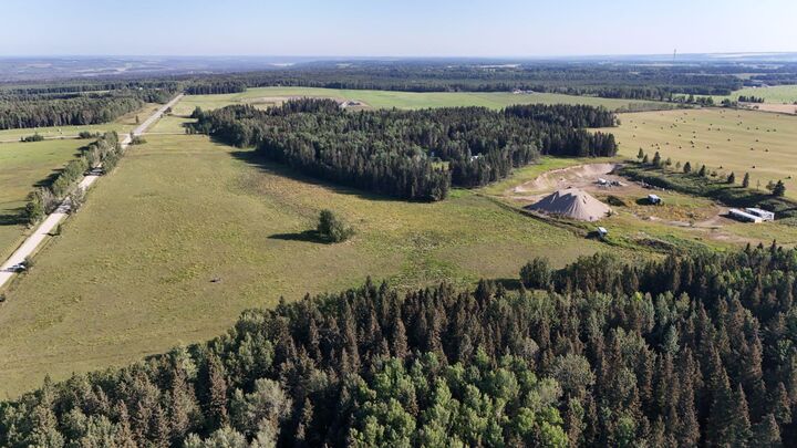 Photo de la propriété:  32373 Range Road 52  AB T0M 1X0 