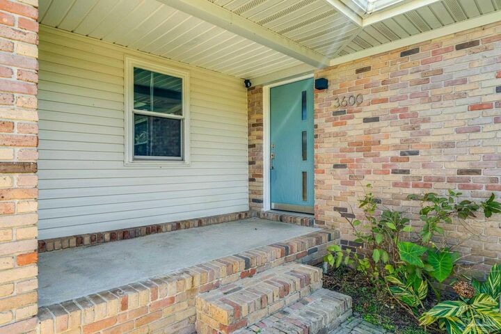 Property Photo: 3600 Summit Blvd FL 32504