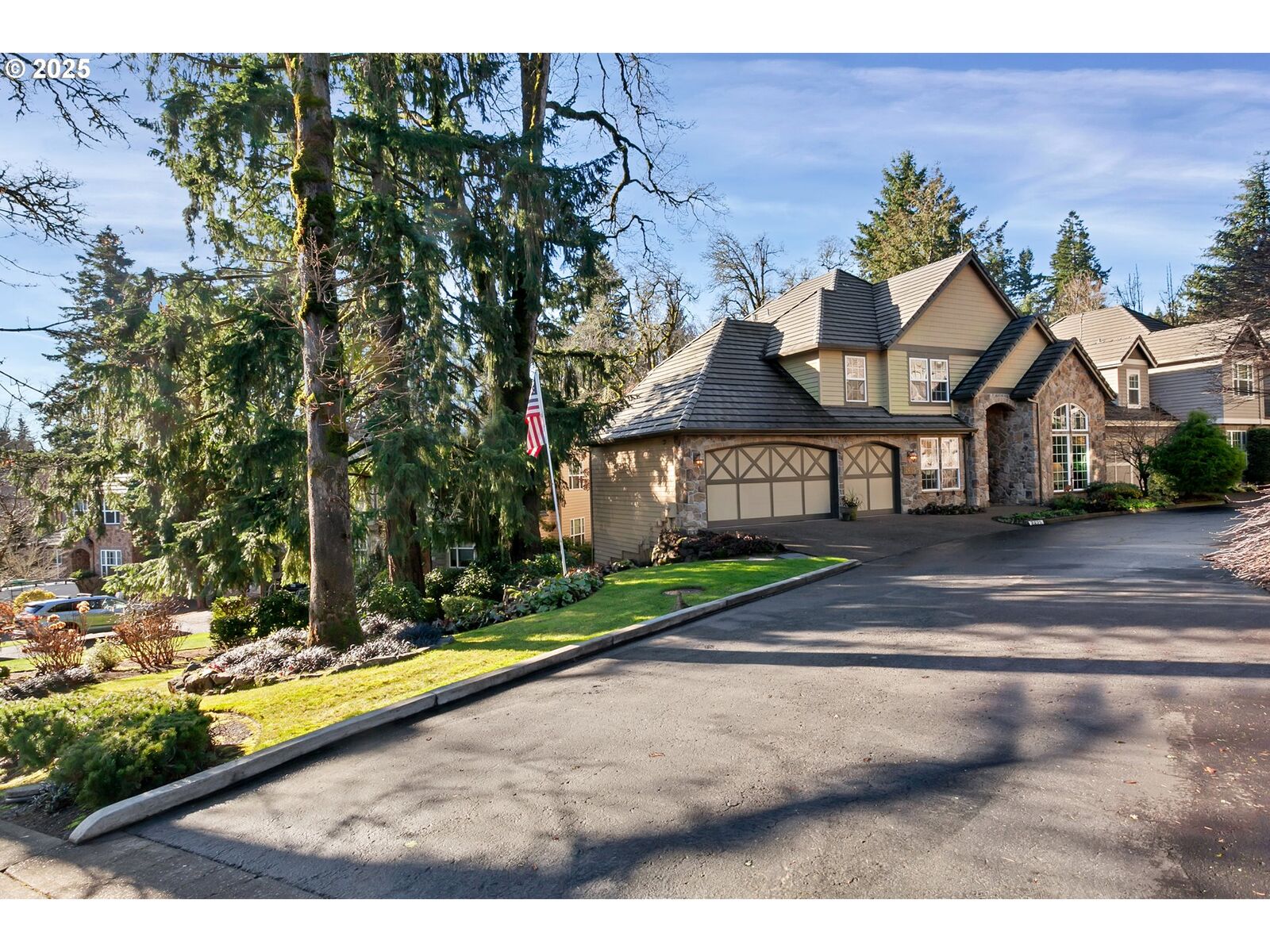 Property Photo:  2625 Beacon Hill Dr  OR 97068 