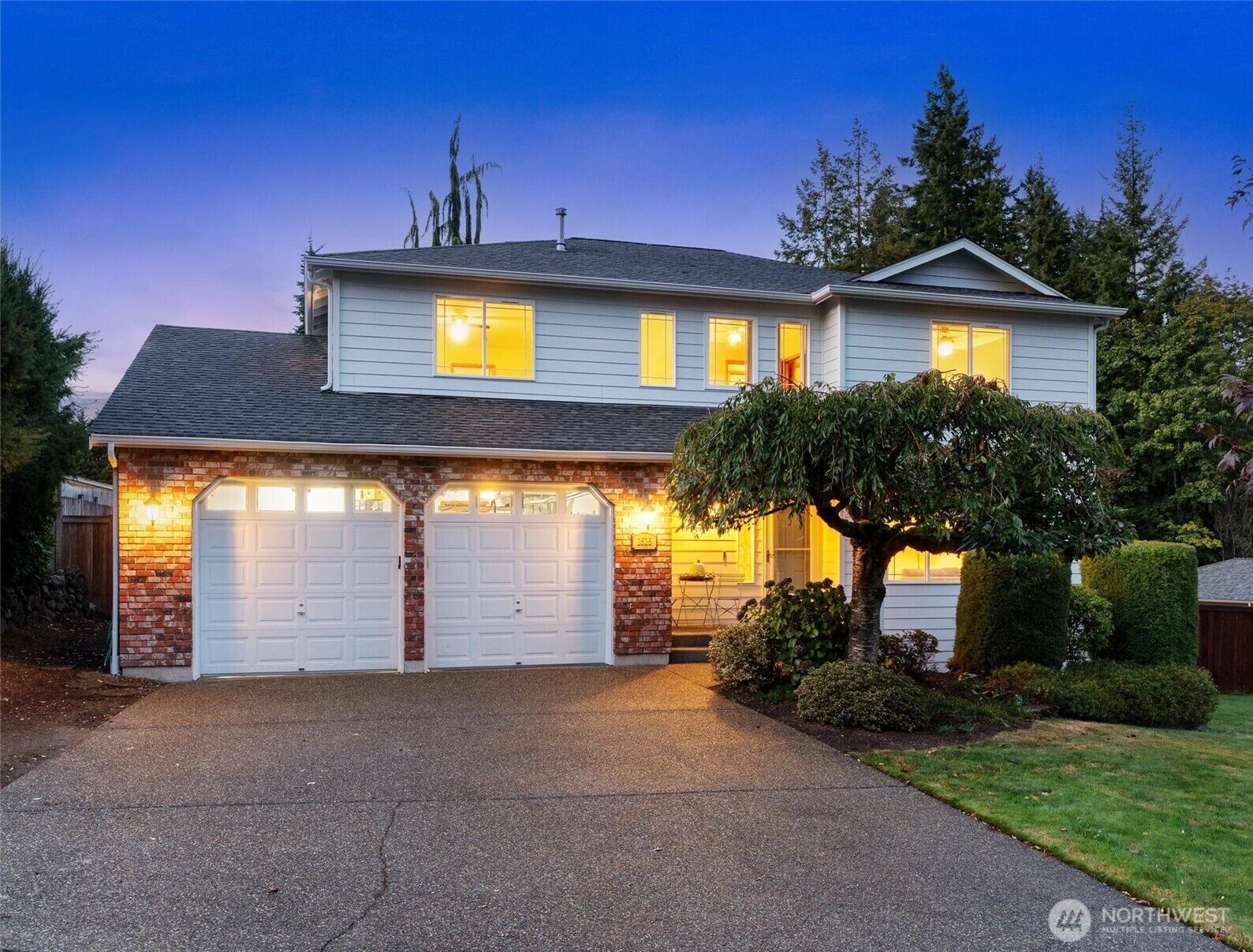 Property Photo:  2525  113th Place SE  WA 98208