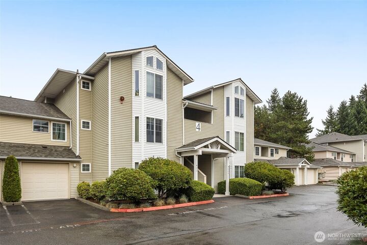 Property Photo:  2001  120th Place SE 4-304  WA 98208 