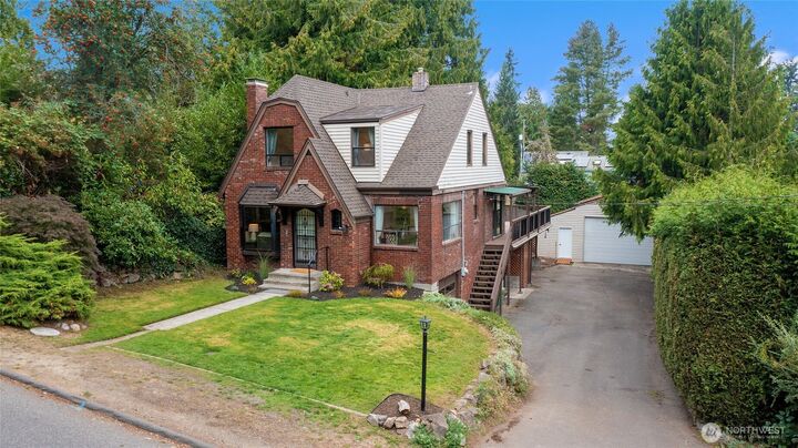 Property Photo:  1514 NE 95th Street  WA 98115 