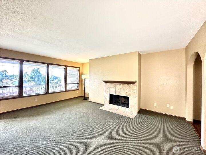 Property Photo:  11642  100th Avenue NE 305  WA 98034 