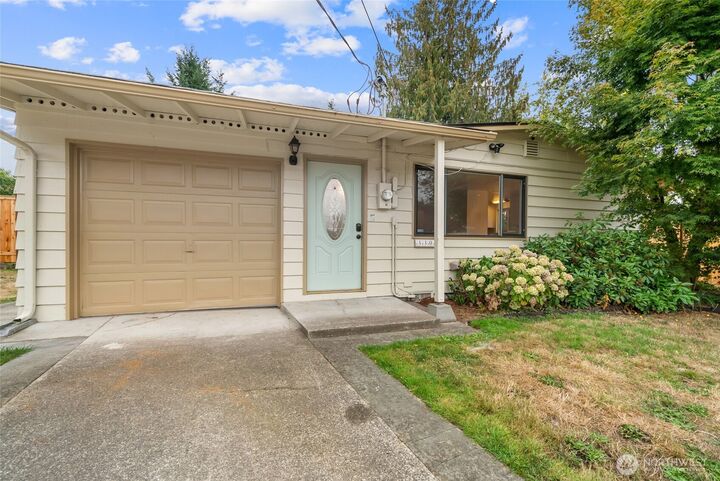 Property Photo:  33007  27th Avenue SW  WA 98023 