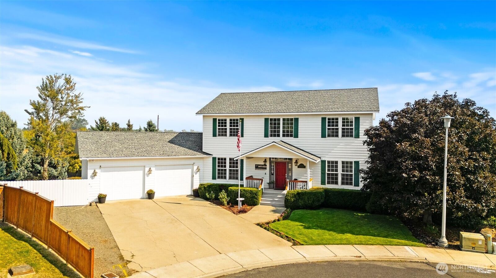 Property Photo:  1605  Bonnie Lane  WA 98926 