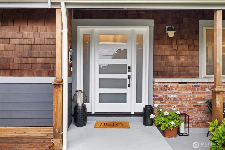 Property Photo: 16704 NE 97th Street WA 98052