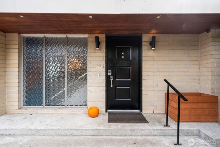 Property Photo:  7703 S 128th Street  WA 98178