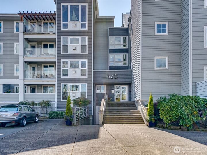 Property Photo:  520 SE Columbia River Dr 323  WA 98661 