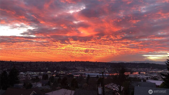 4421  Greenwood Avenue N 203  Seattle WA 98103 photo