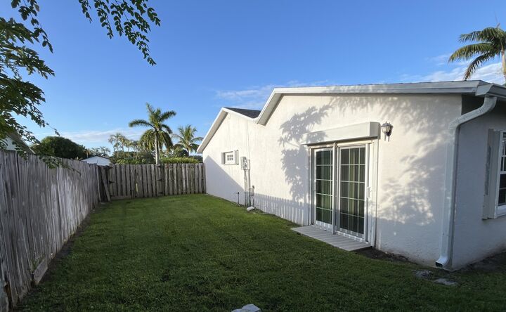 Property Photo:  10089 Penzance Lane  FL 33411 