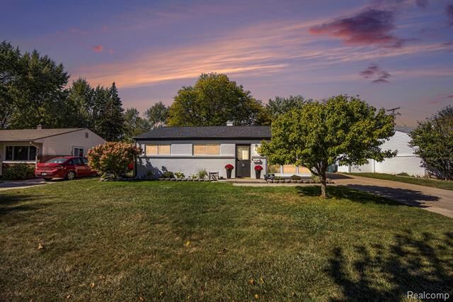 Property Photo: 325 Lyons Drive MI 48083