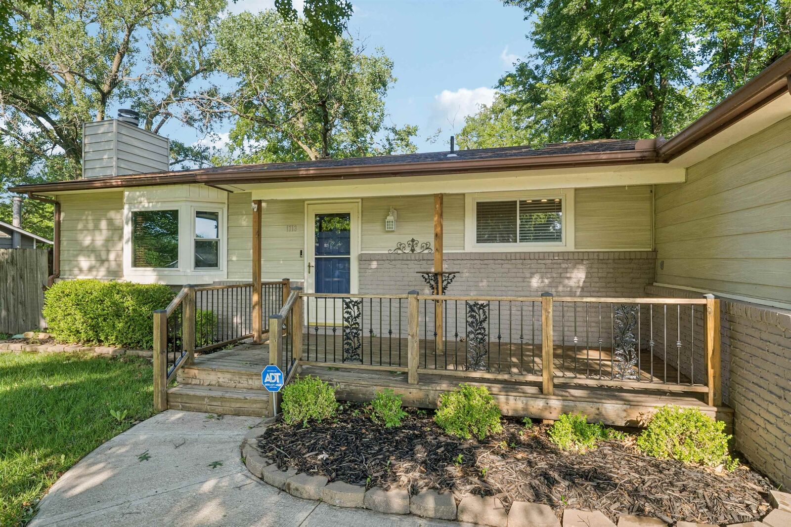 Property Photo:  1713 N Terry Ln  KS 67002 