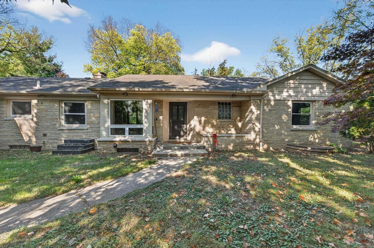 Property Photo: 1626 Laurel Crest WI 53705