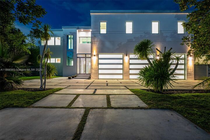 Property Photo: 9101 SW 69th Ct FL 33156