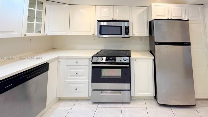 Property Photo:  800 Parkview Dr 323  FL 33009