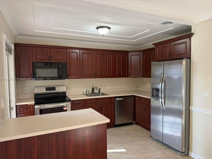 Property Photo:  3024-1/2 NW 69th Ct 3D  FL 33309 