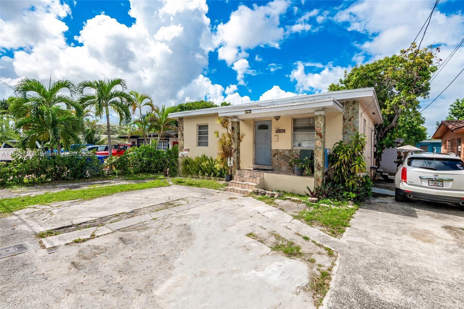 Property Photo: 810 NW 24th Ct FL 33125