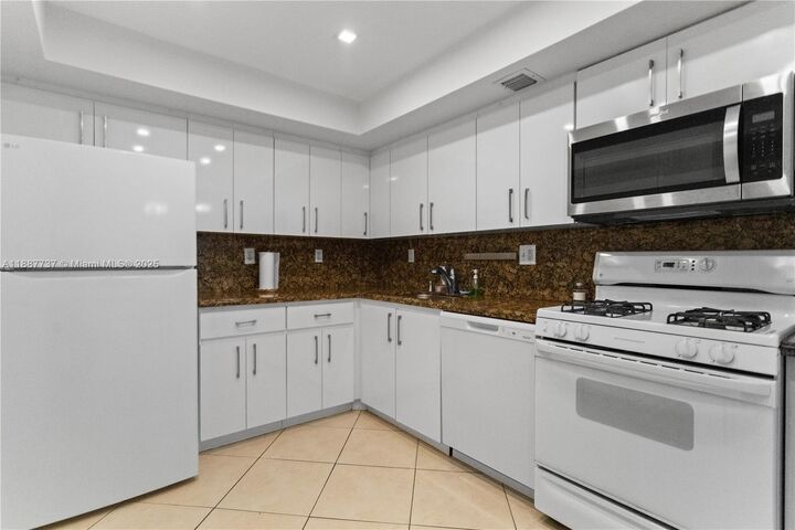 Property Photo:  2030 S Ocean Dr 1710  FL 33009 