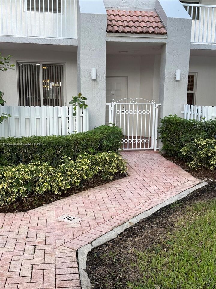 10750 NW 66th St 112  Doral FL 33178 photo
