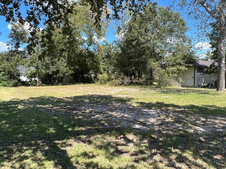 Property Photo:  6 Colburn  TX 77630-0000 