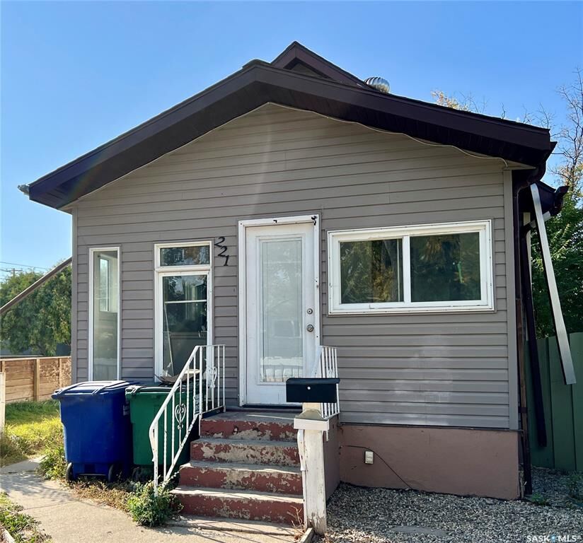 Property Photo: 221 I Avenue S SK S7M 1X8
