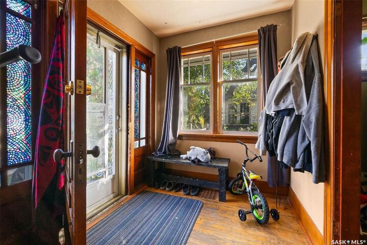 Property Photo: 1400 Queen Street SK S4T 4B8
