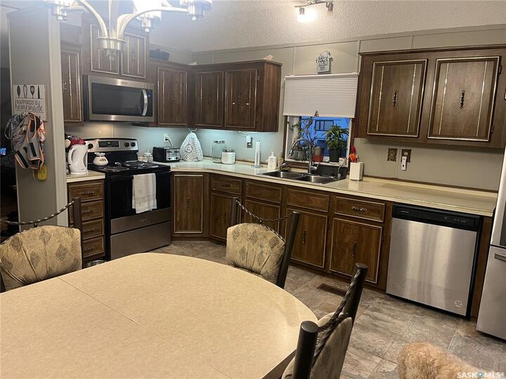 Property Photo:  412 Main Street  SK S0K 4P0 