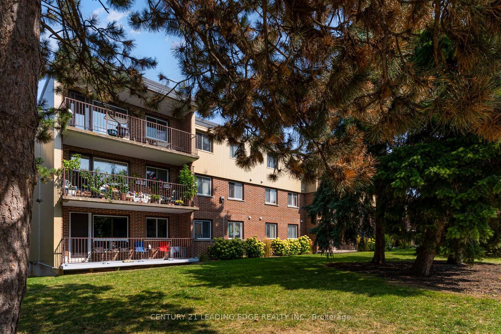 Property Photo: 30 Avalon Place 314 ON N2M 4N6