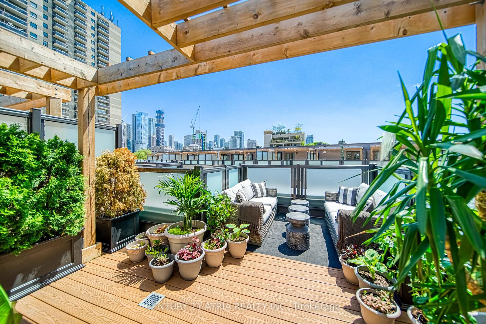 Property Photo:  165 Pears Avenue Th16  ON M5R 0C1 