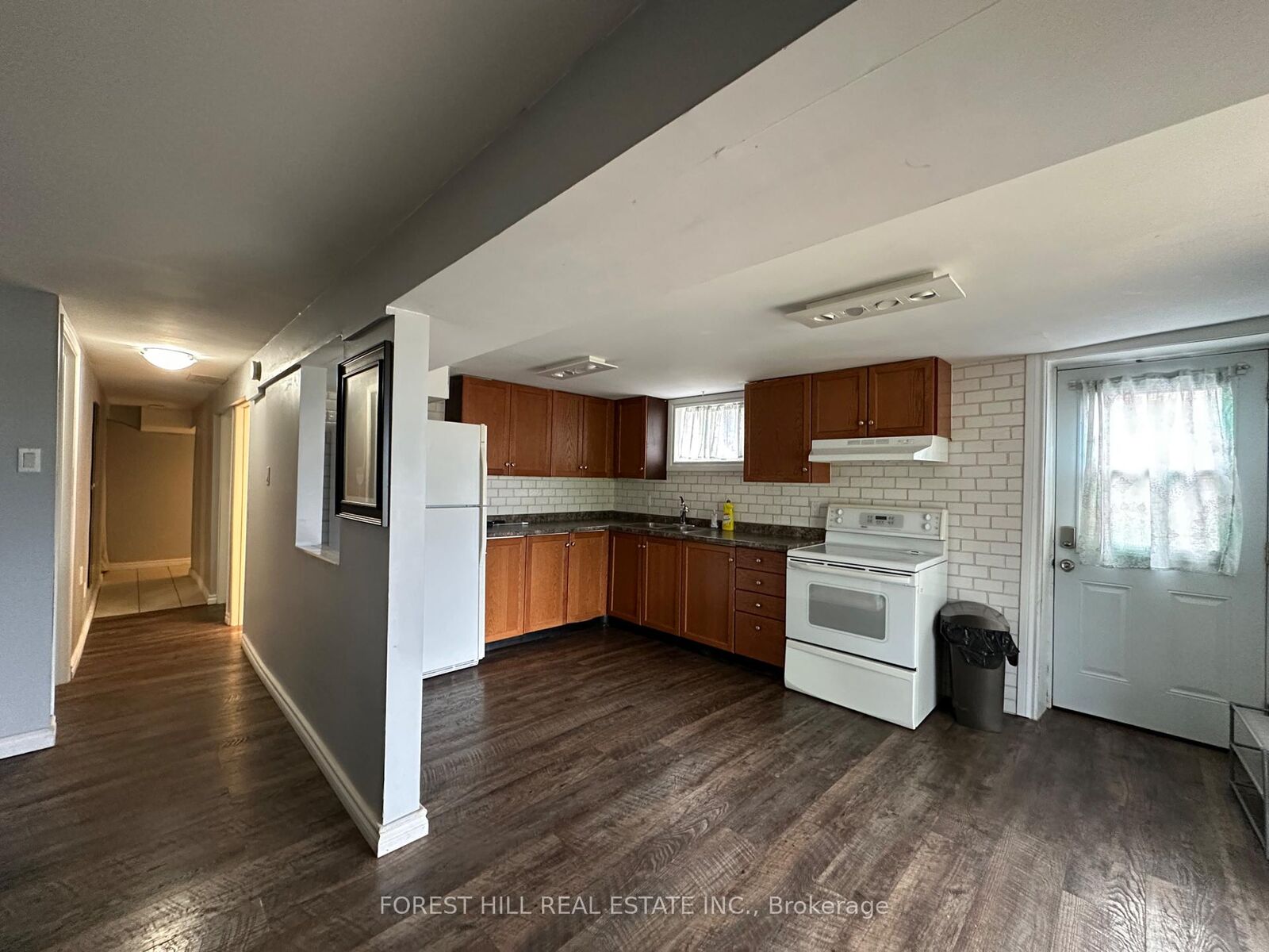 Property Photo:  354 Britannia Avenue Lower  ON L3Z 1A7 