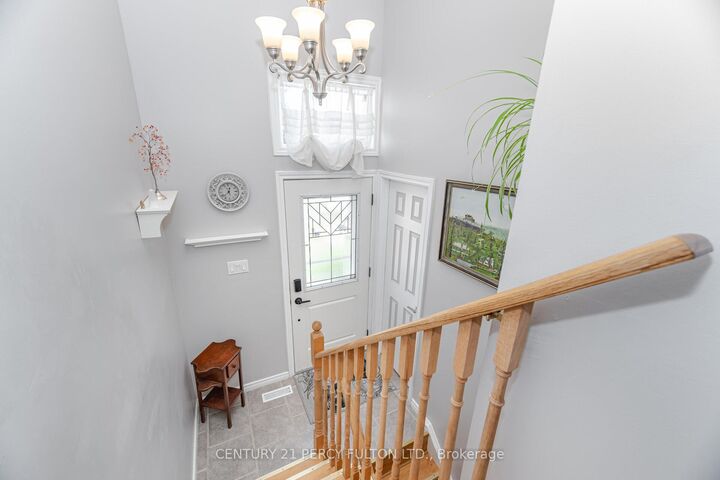 Property Photo:  30 Firwood Avenue  ON L1E 1P9 