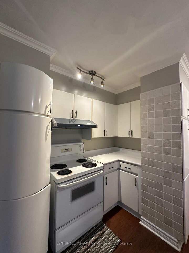 Photo de la propriété:  491 Fairlawn Street N  ON L1J 4R5 