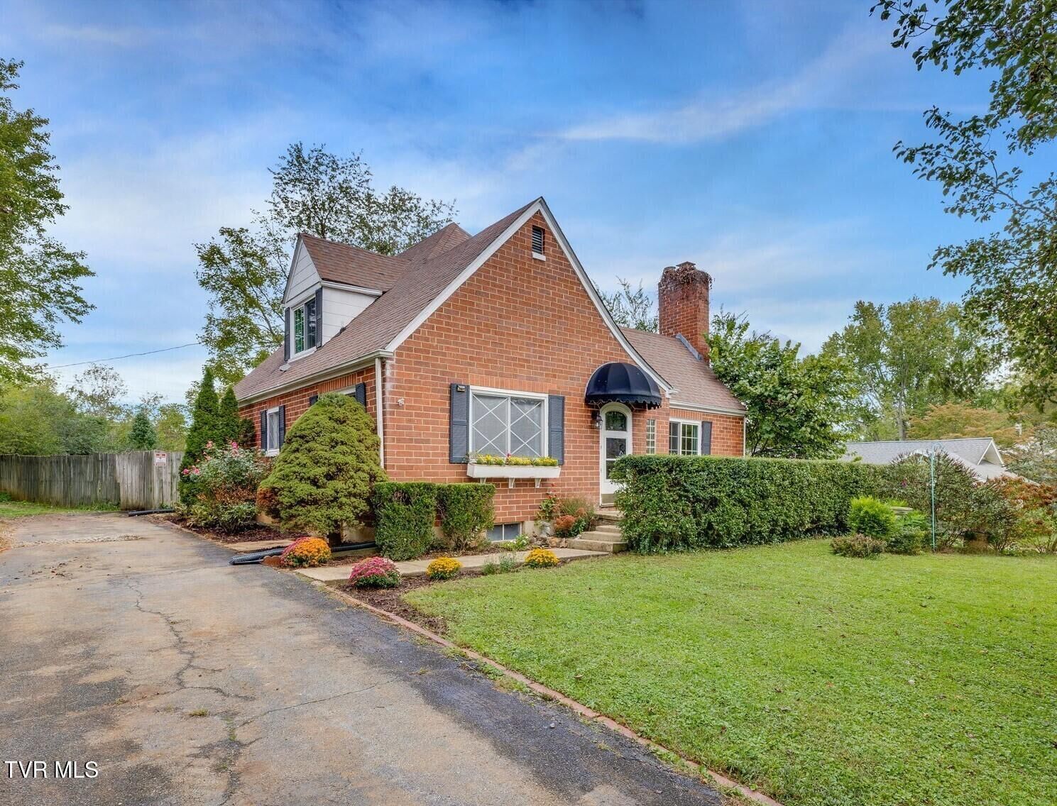 Property Photo: 109 Northeast Drive TN 37601