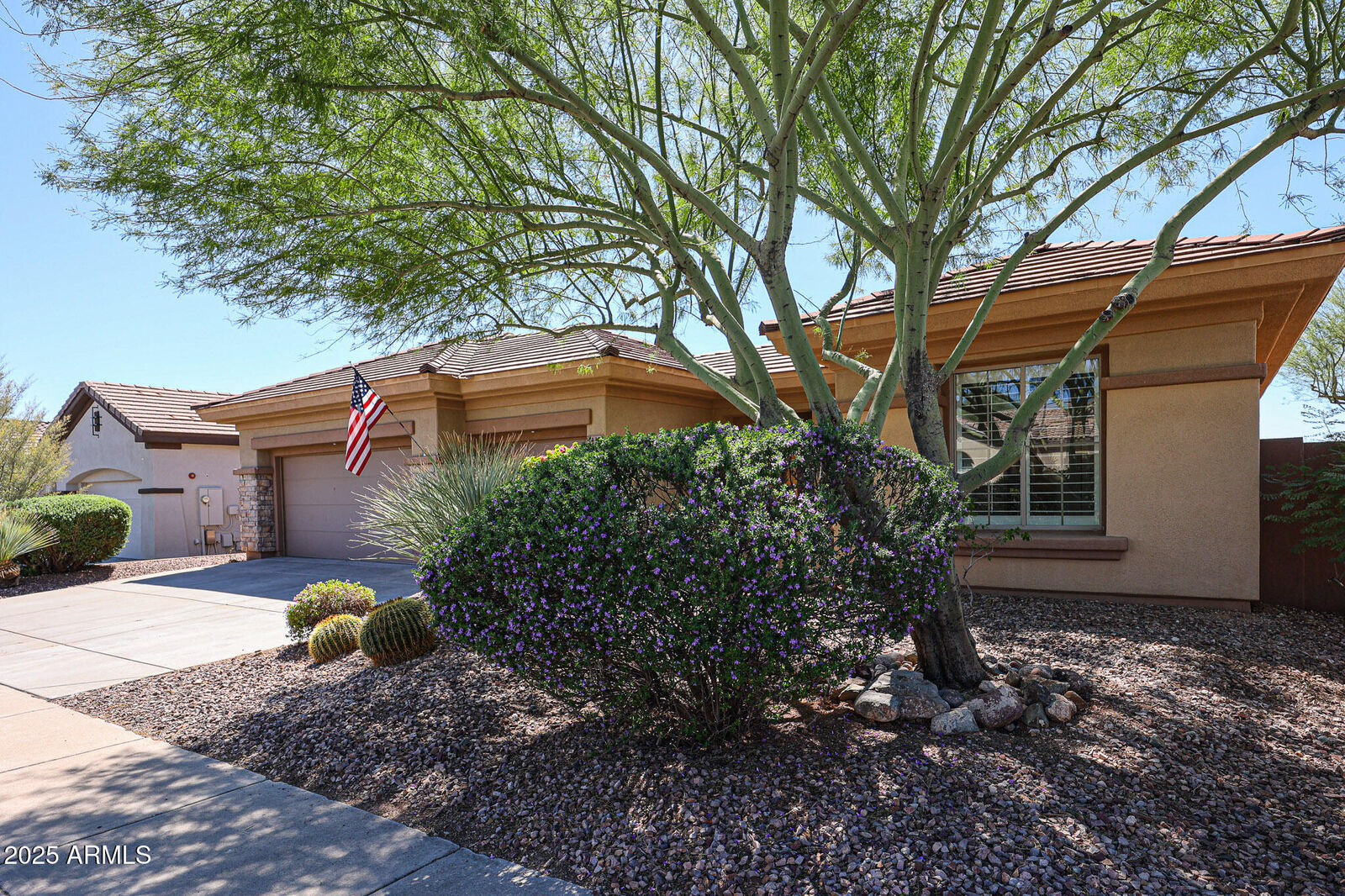 Property Photo:  1435 W Whitman Court  AZ 85086