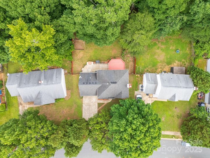 Property Photo:  8120 Vermilion Drive  NC 28215 