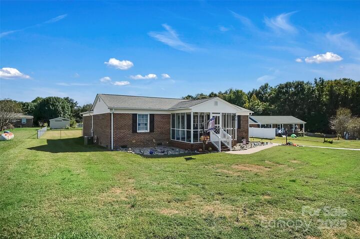 Property Photo: 107 Connor Court NC 28086