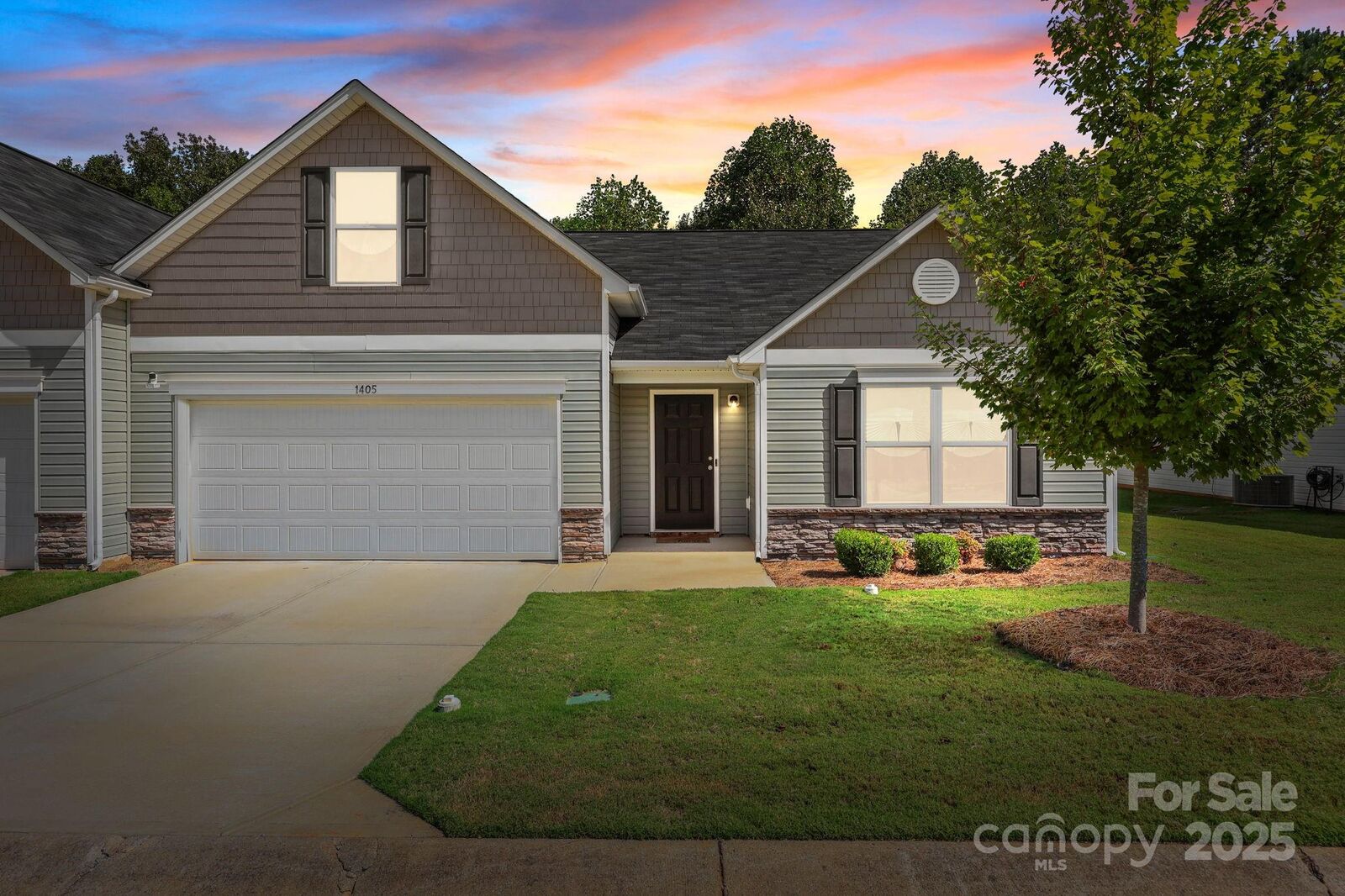 Property Photo: 1405 Amberlight Circle NC 28144