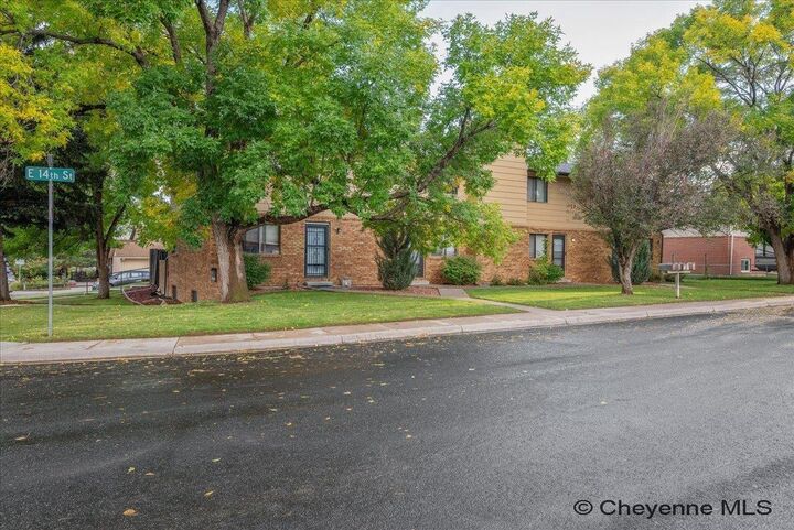 Property Photo: 4811-4819 E 14th St WY 82001