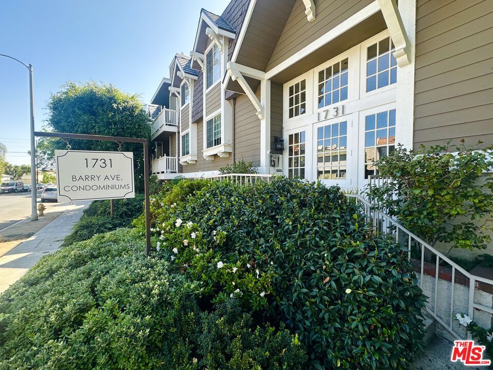 Property Photo:  1731 Barry Ave  CA 90025 