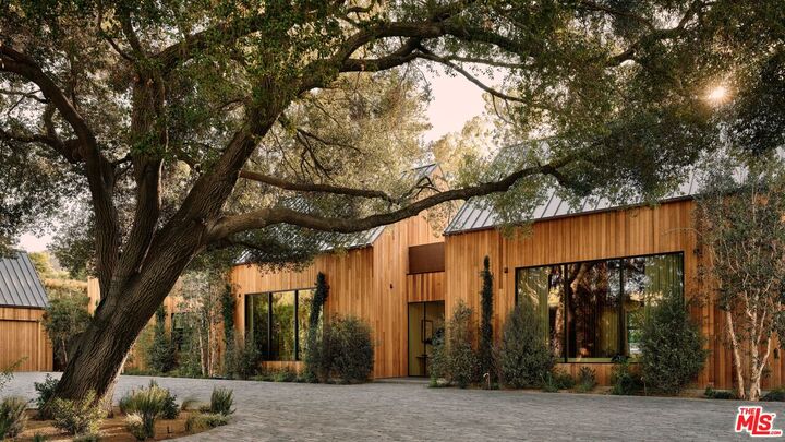 Property Photo:  3405 Fryman Rd  CA 91604 