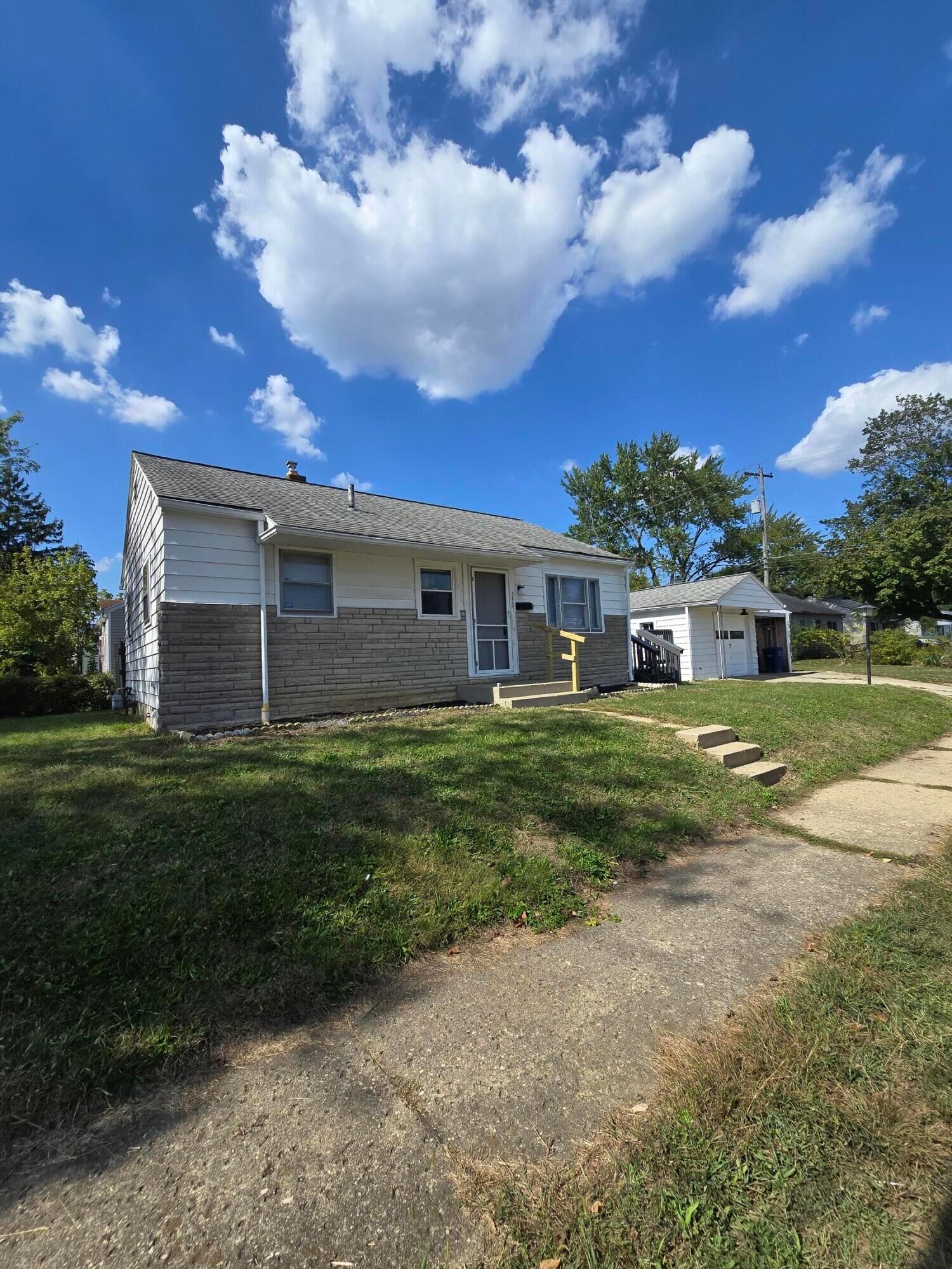 Property Photo: 3401 Walmar Drive OH 43224
