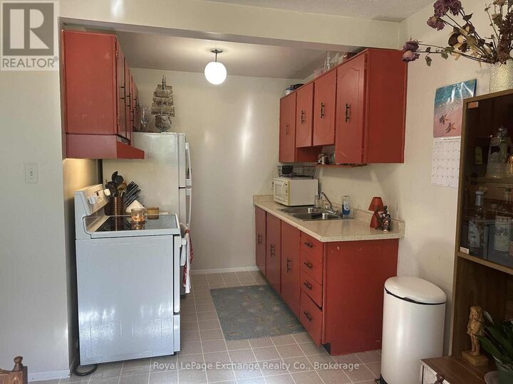 755 Walsh Street  Kincardine ON N2Z 1R2 photo